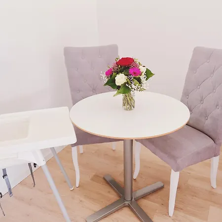 דירה Aviator Am Airport Berlin Flughafen Ber Fahrstuhl Kueche *