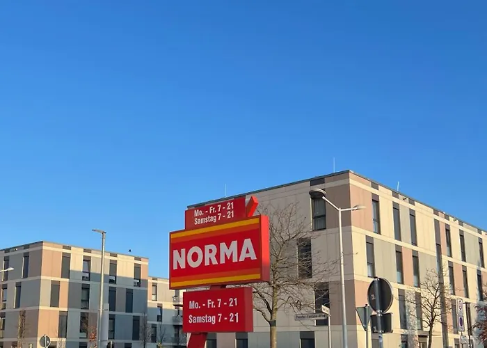 Aviator Am Airport Berlin Flughafen Ber Fahrstuhl Kueche