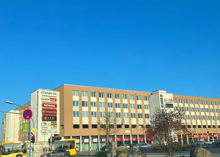 Aviator Am Airport Berlin Flughafen Ber Fahrstuhl Kueche