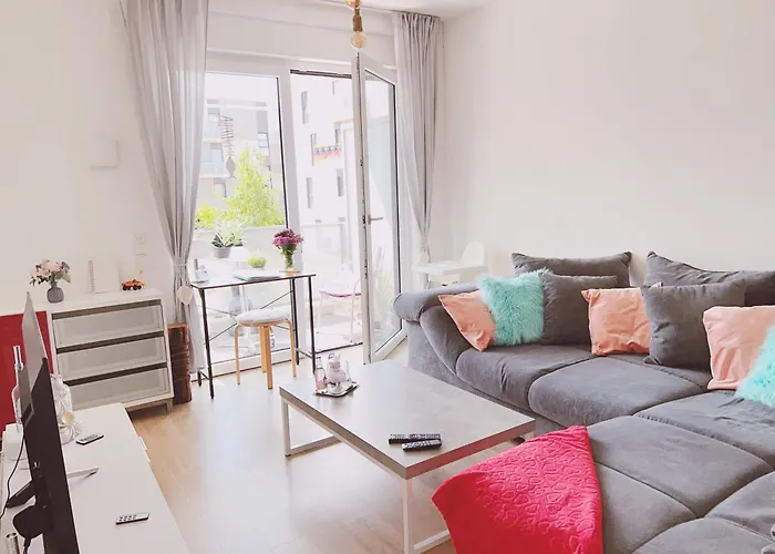 Aviator Am Airport Berlin Flughafen Ber Fahrstuhl Kueche * Schönefeld