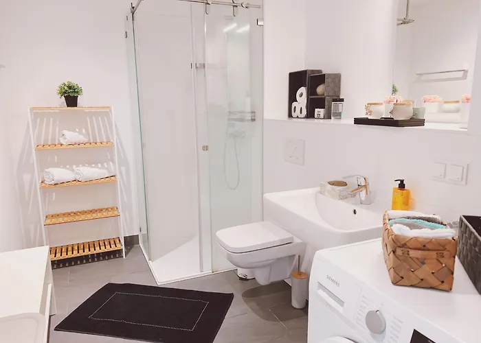 Aviator Am Airport Berlin Flughafen Ber Fahrstuhl Kueche *