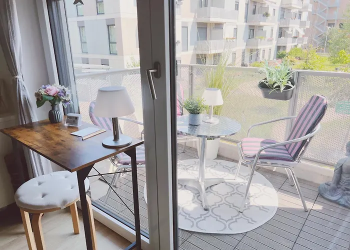 Aviator Am Airport Berlin Flughafen Ber Fahrstuhl Kueche Schönefeld